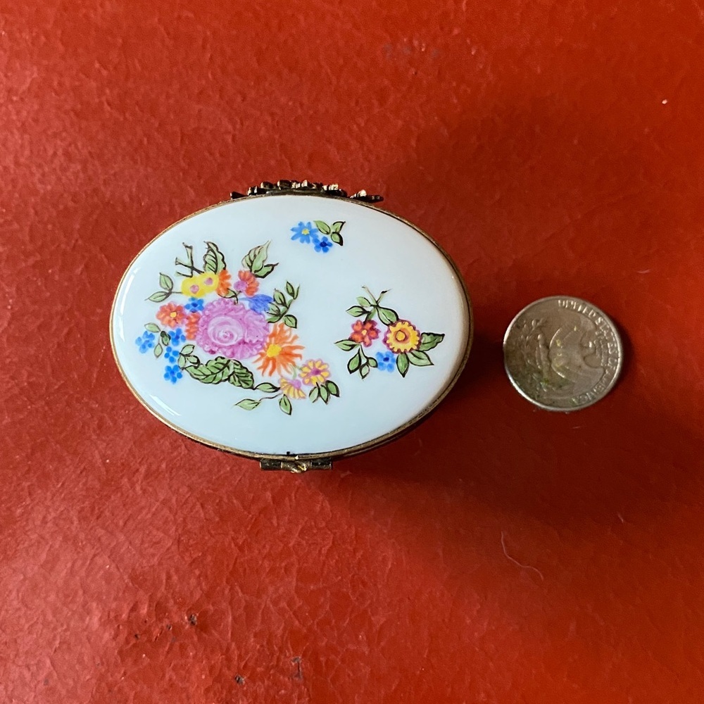 Pate De Limoges Trinket Box France Floral  Porcelain Hinged Lid Miniature - Picture 7 of 7
